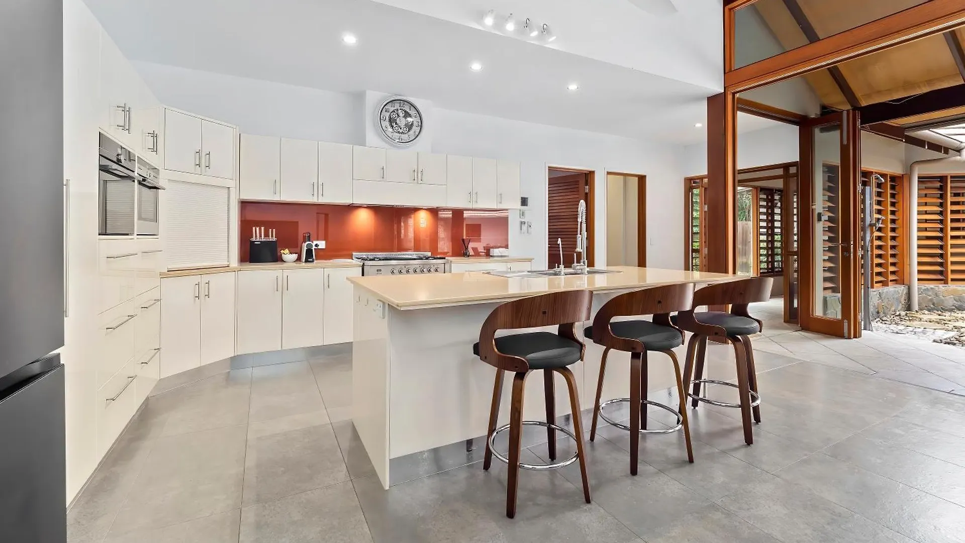 Holiday home Three Corners Of Paradise Clifton Beach Australia